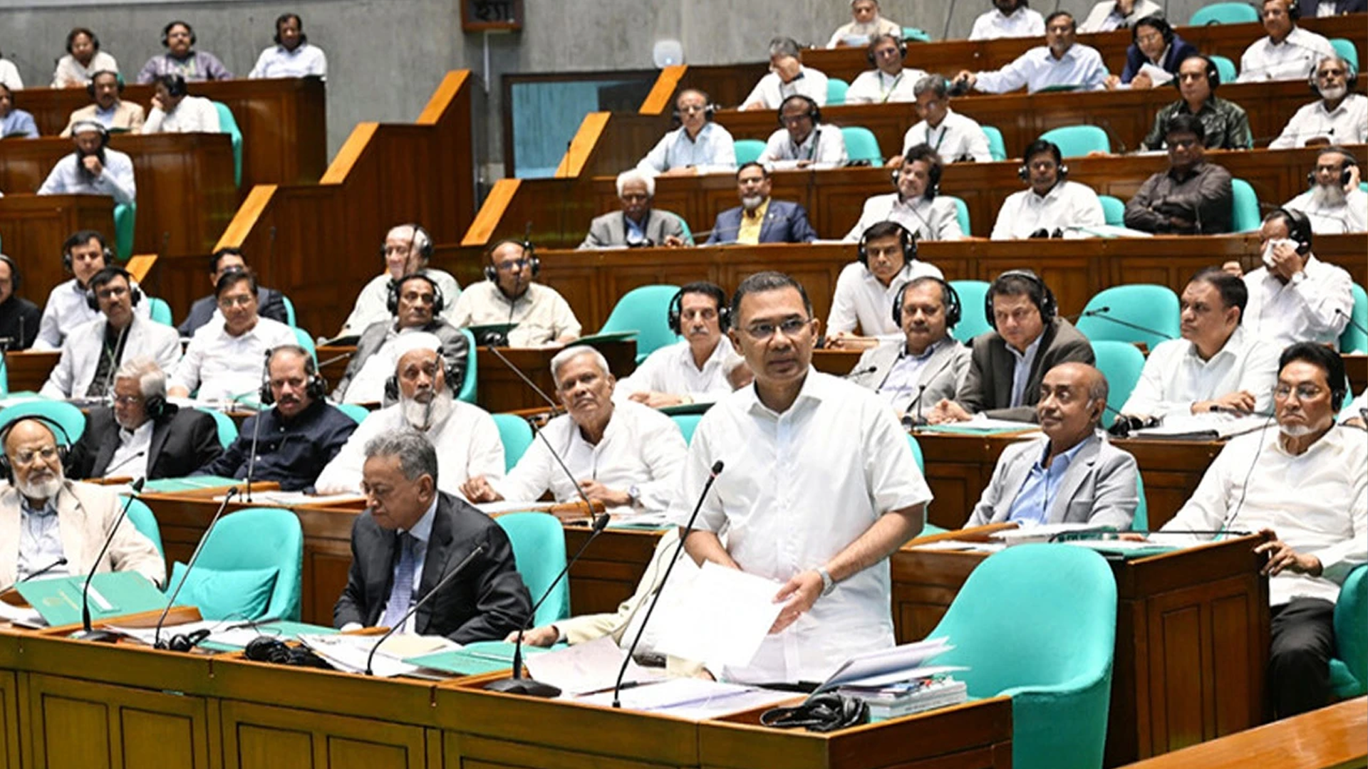 জ্বালানি নিরাপত্তায় সরকারের মহাপরিকল্পনা: ১৫০ কূপ, নতুন এলএনজি টার্মিনাল